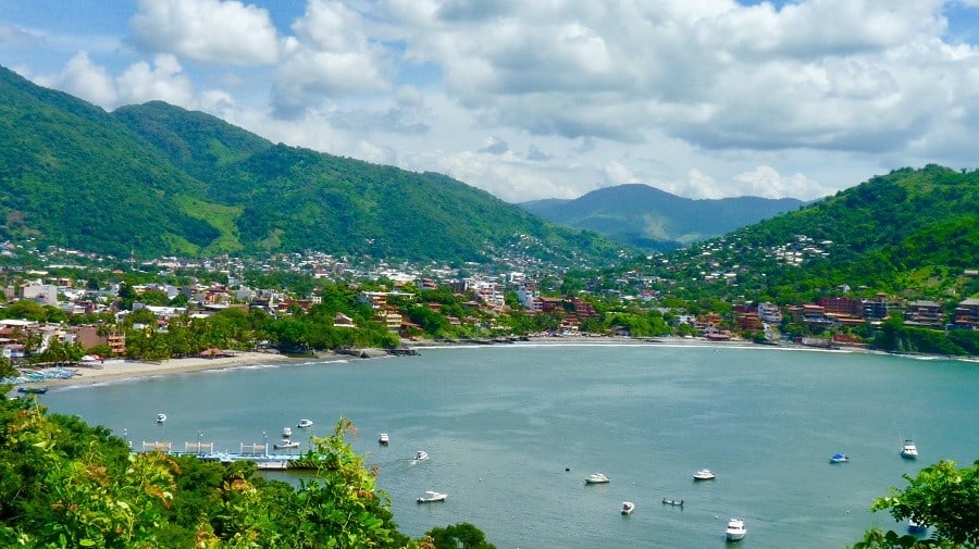 What makes Zihuatanejo stand out as a unique place – Earth Vagabonds