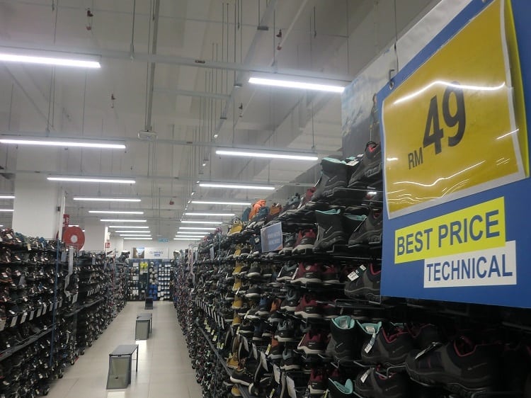 Decathlon opens its first Superstore in the US in Emeryville, in the San  Francisco Bay Area.