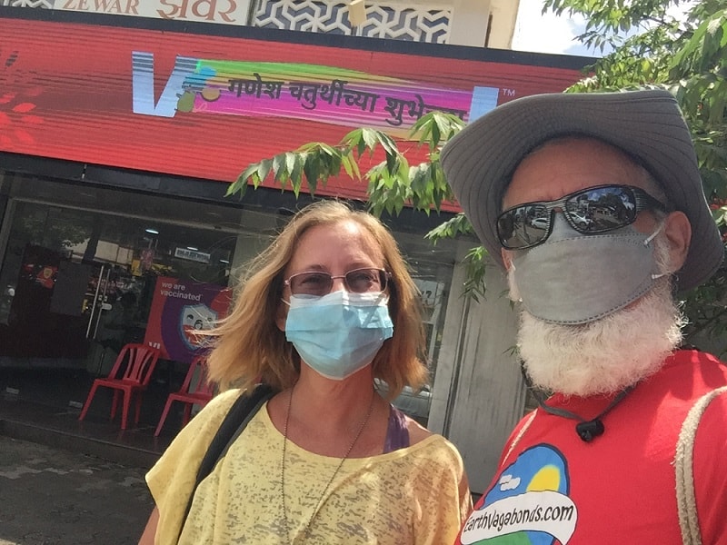 Ellen & Theo at a Vodafone location in Bandra, Mumbai, late 2022.