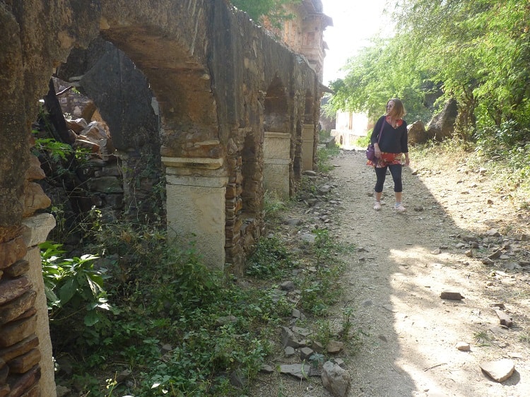 The trail to the abandoned for in Bundi, India.