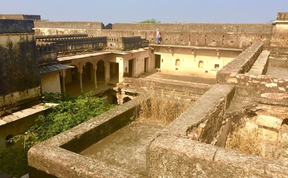 Exploring Taragarh Fort is one of the best things about Bundi.
